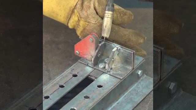 Подробное видео про то как сделать тиски-зажим для заготовок большого размера