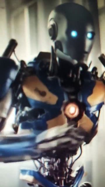 ко мне ворвался робот