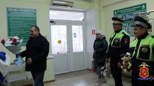 Госавтоинспекторы оперативно помогли местной жительнице добраться до родильного дома