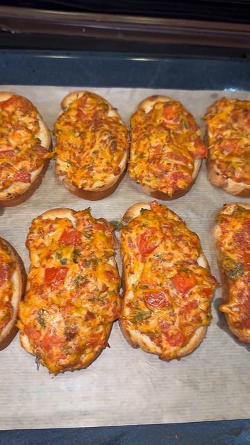 МИНИ-ПИЦЦА ЗА 5 МИНУТ НА ЗАВТРАК  рецепт вкуснопростоибюджетно еда новыйрецепт