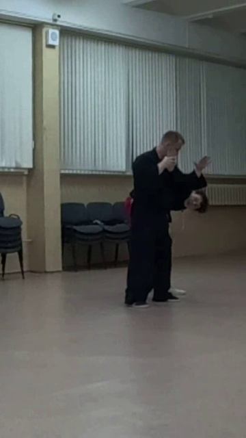 Рычаг руки внутрь.