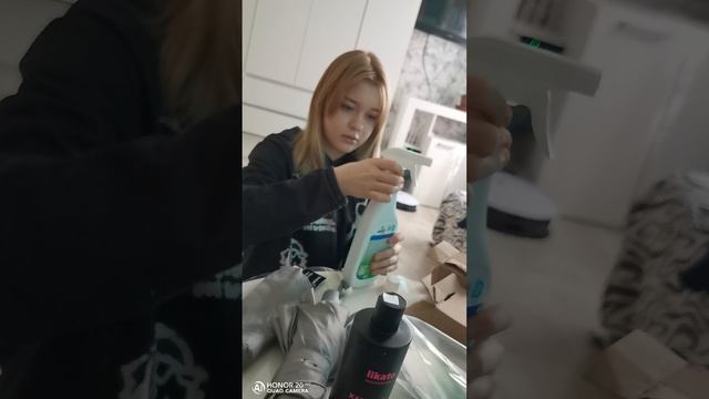 Варя потеряла зонтик 🥴 купила новый