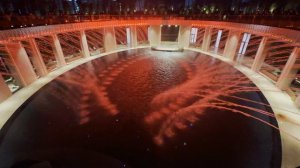 Фонтан-водопад «Отражение облаков» в парке Галицкого вечером