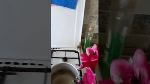 отпариваем цветы над кипящей водой