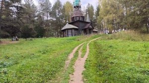 Деревянная церковь на волшебном озере Светлояр.