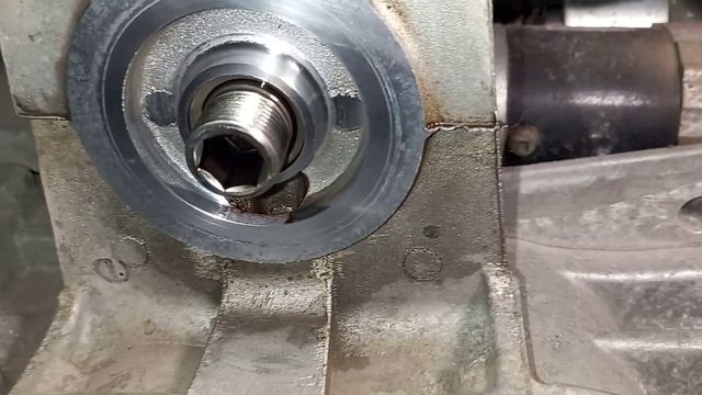 Замена масла в двигателе Outlander III