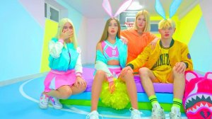 ДИАНА ЗАИГРАЛАСЬ В ОБРАЗ LADY BUNNY!!! У ЧЕРЛИДЕРШ ПОЯВИЛАСЬ СТРОГАЯ ТРЕНЕР - ДЕВОЧКАМ СТРАШНО!!!