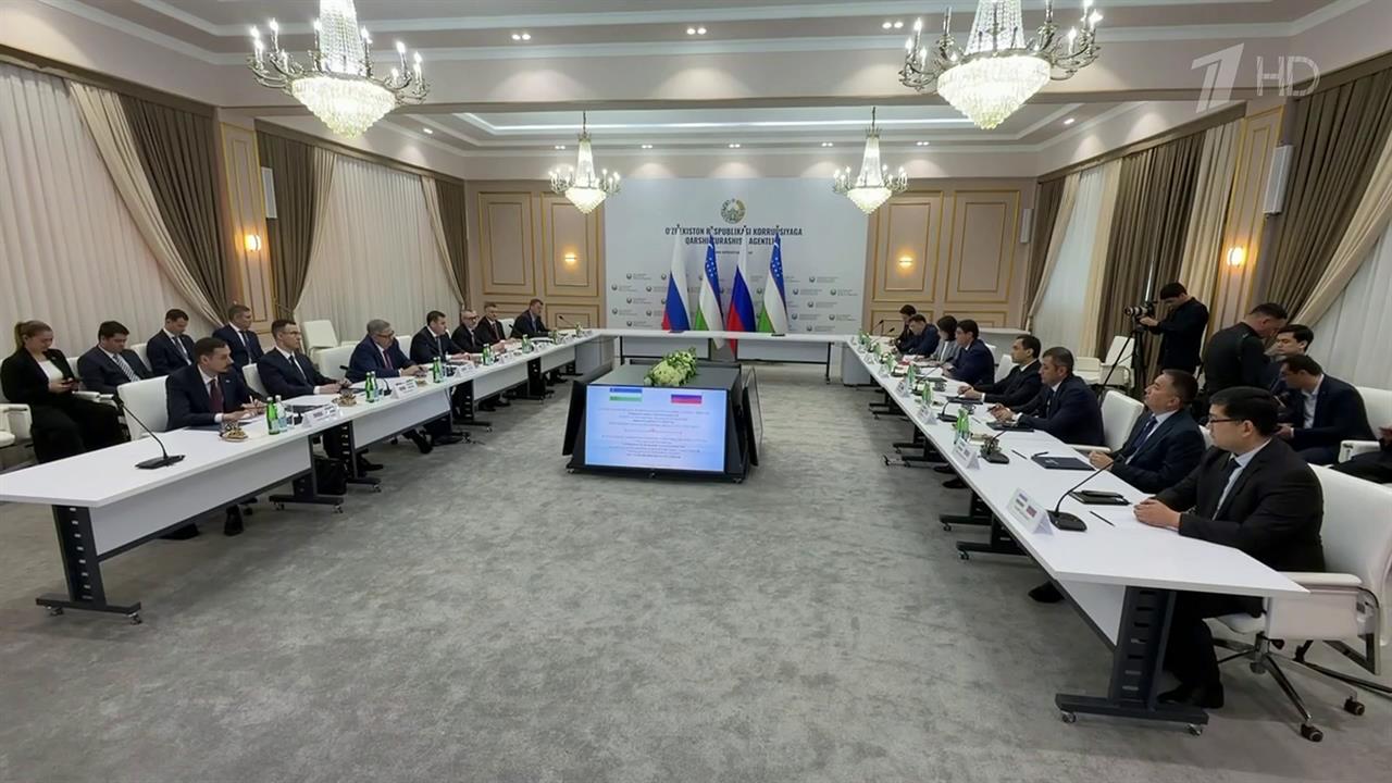 Помощник президента РФ Дмитрий Миронов посетил Узбекистан.