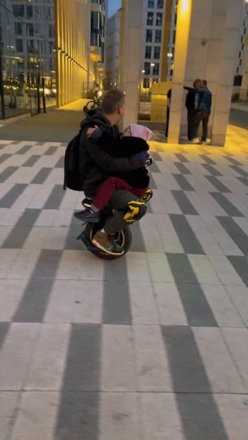 Прогулка по парку на inmotion v14
inmotion моноколесо euc шестеренка