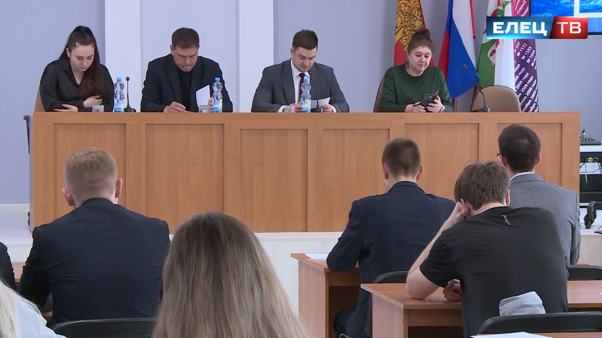 Инициативы нового поколения: в администрации города состоялось заседание Молодёжного Парламента