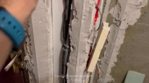 расположение выключателей розеток у входной двери