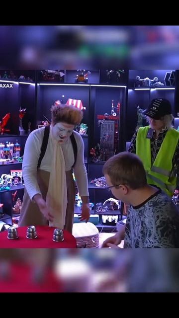 Клоун у пятерки 2