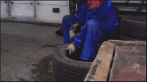 Как и чем, разрезать покрышку.