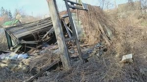 Разрушенный дом в огороде, снт. Интересные места в России