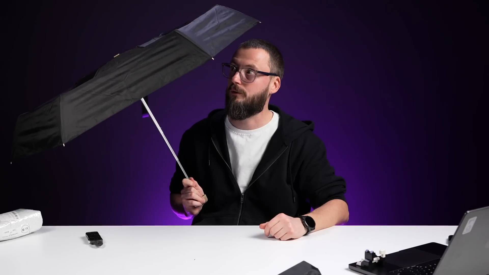 Посылки из Китая: царь-фонарь, микрозонт и CarPlay для мотоцикла!