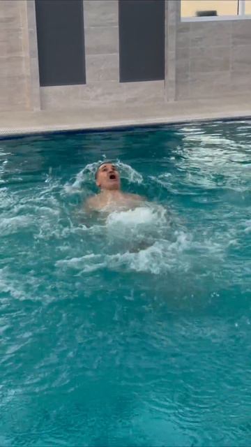 Инвалиды спасли тонущего 
 
#помощь #дцп #ВикторСчастливый #инвалиды #благодарность #мечта #счастье