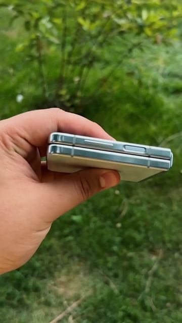Это Samsung Galaxy Z Flip5 смотреть онлайн