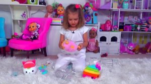 Катя сама сняла видео о новых игрушках