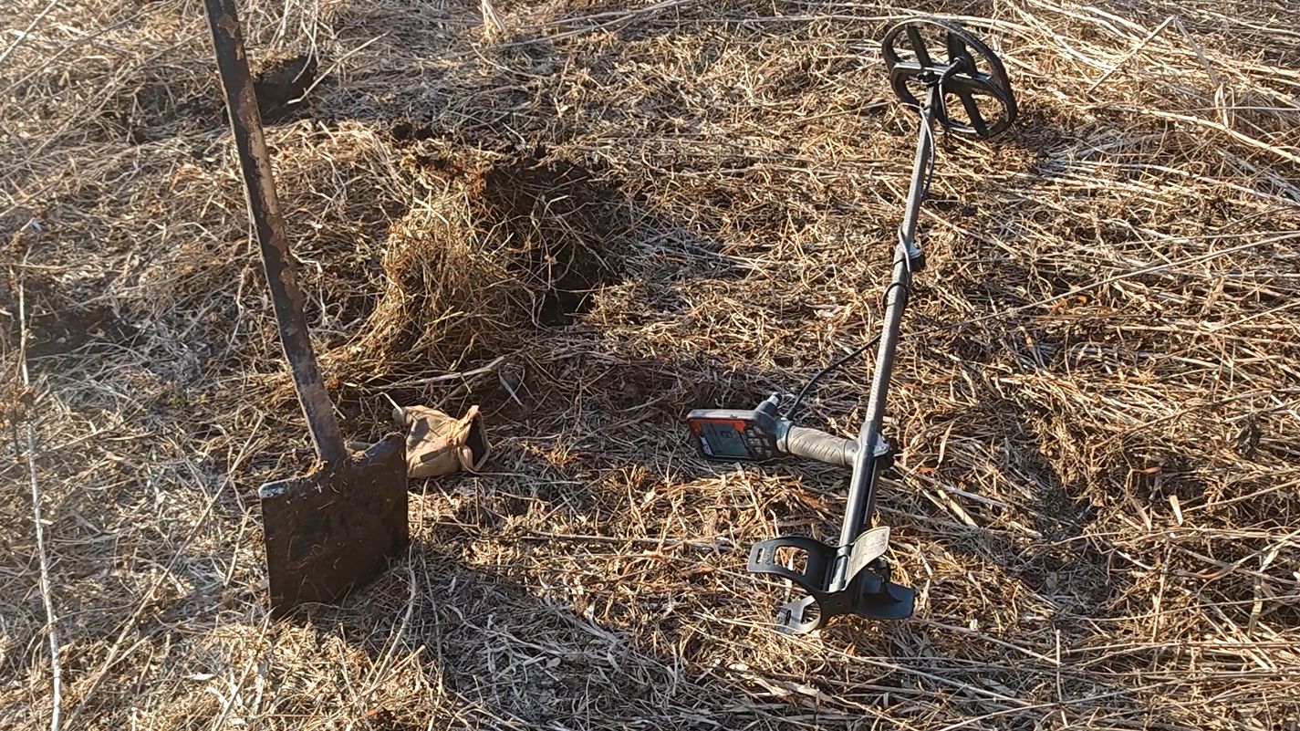 Мне в руки попался новый металлоискатель и поглядите, чего я с ним нашел.