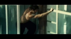 фрагмент из фильма 13 район --- За Лейто пришли бандиты к нему домой - трейлер