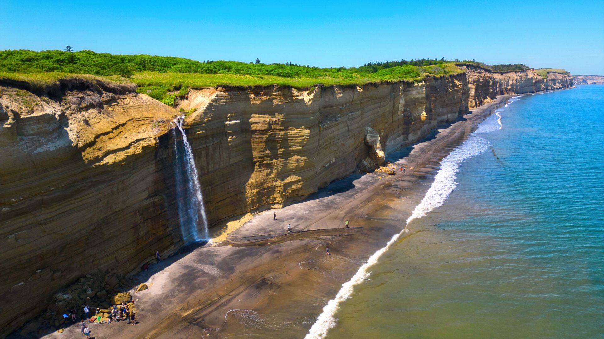 Остров Кунашир. Головнинский Клиф