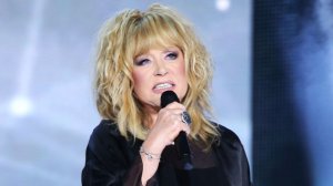 Алла Пугачева в траурном платье в пол отметила свое 77-летие