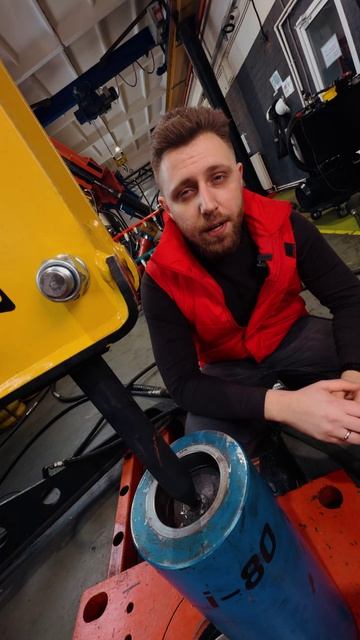 Как правильно смазывать гидромолот?