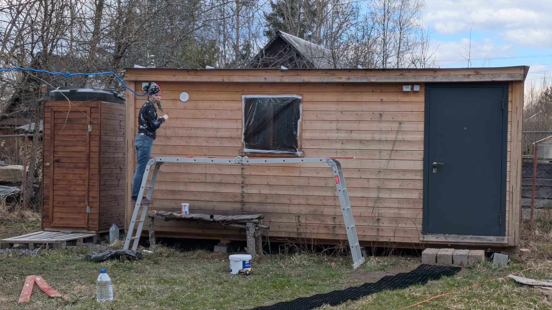 Дача за 150.000 - 14 серия: Дренаж своими руками, покраска строений.