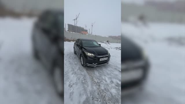 Видеоотзыв клиента на Honda Vezel