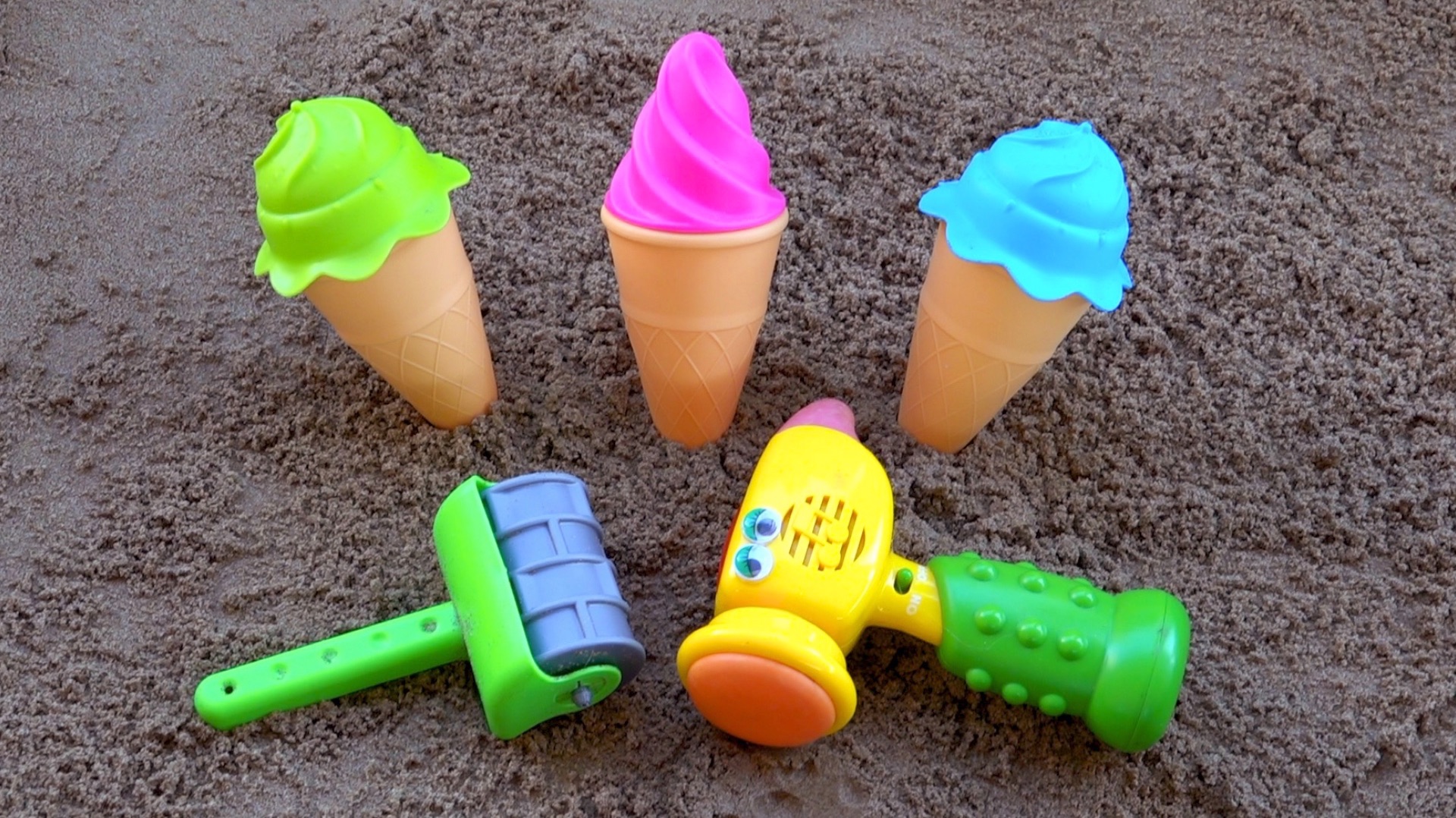 Игрушки  Детские Инструменты и Мороженое в Песочнице  Мультики для Детей и Песенки для для малышей