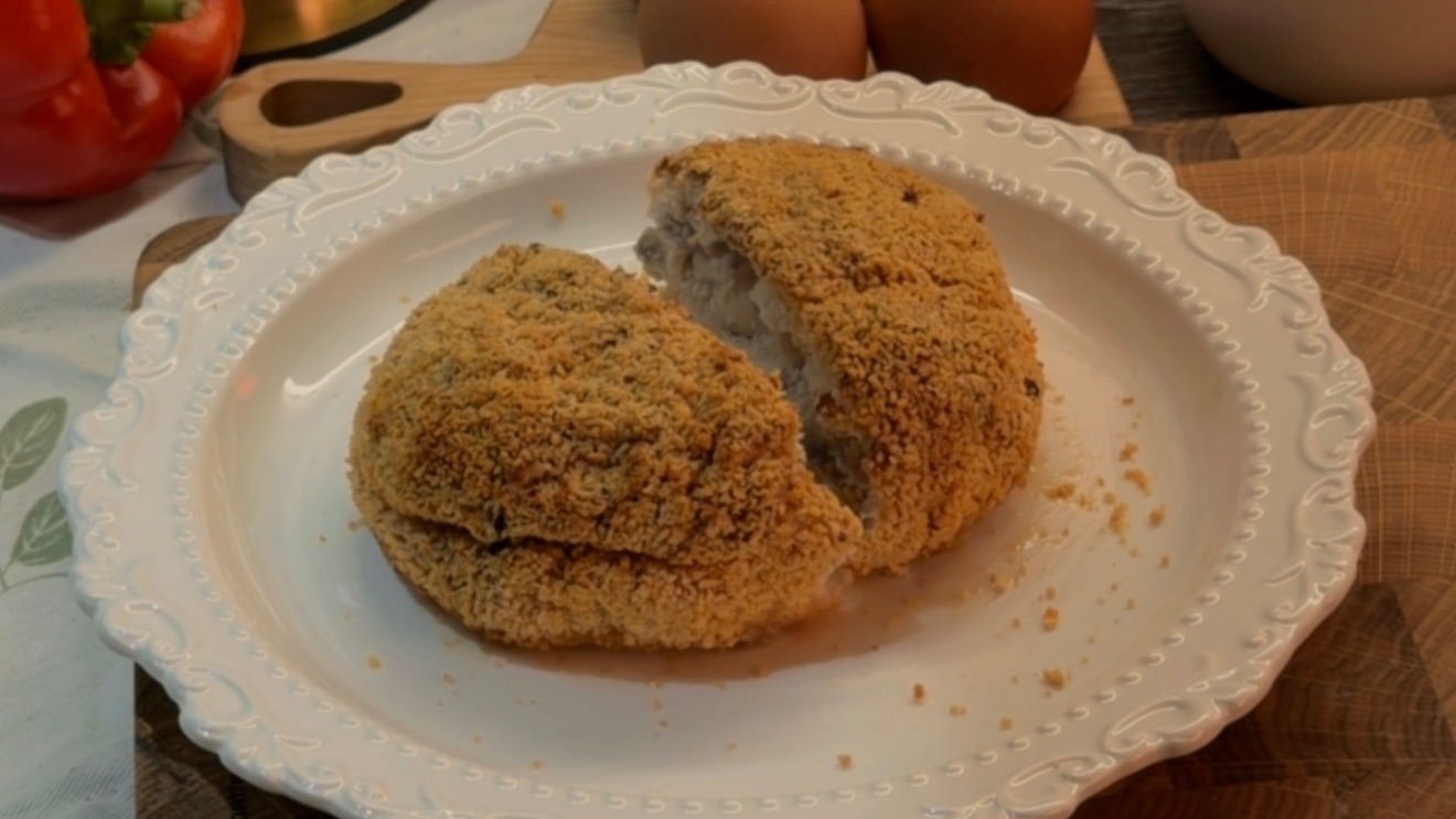 Куриные котлеты с грибной начинкой