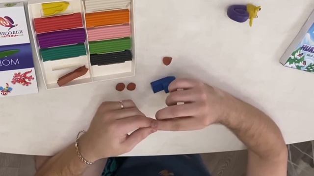 Папа Ваня - лепим машинку (уроки для самых маленьких деток)