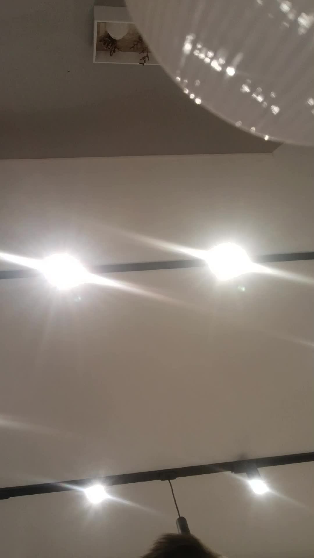 кушаю пряники с молоком.