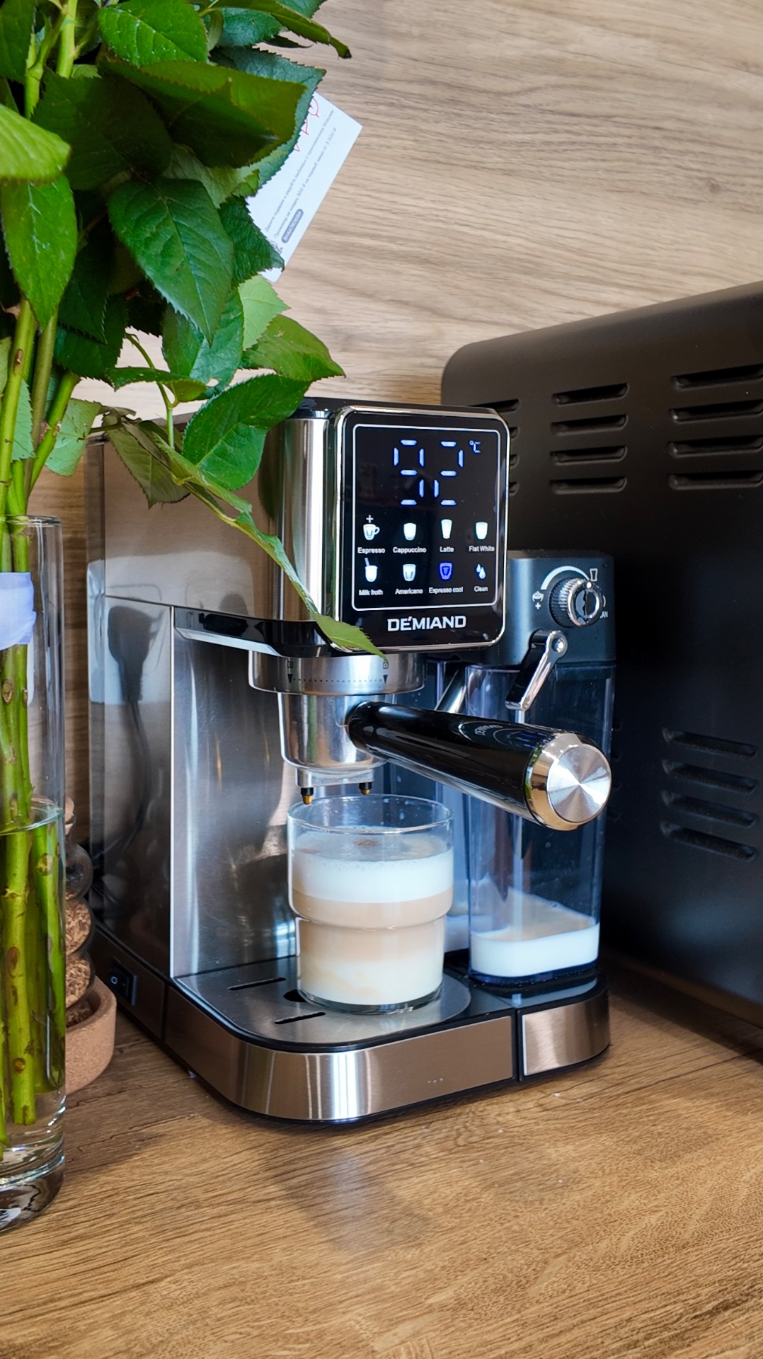 Почему 2 литра воды — это пытка, а 2 литра кофе — образ жизни? 🤔