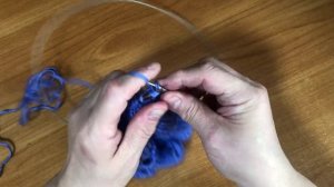 Узор спицами. Находка для плечевых изделий