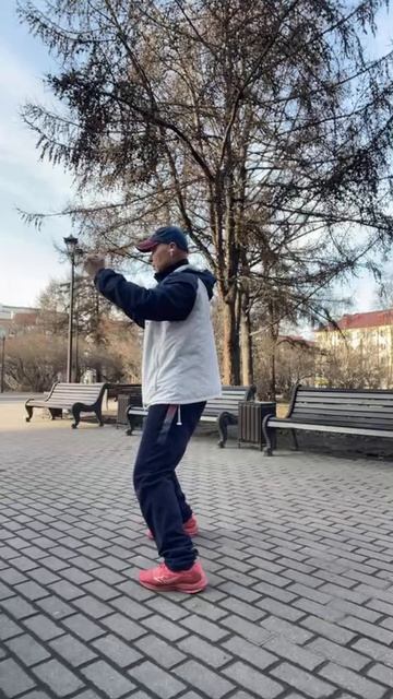 Фрагмент трансляции Ицюань 1694 день Цигун  Методы Ицюань в Кёкусинкай  ката Сусихо 16.04.26