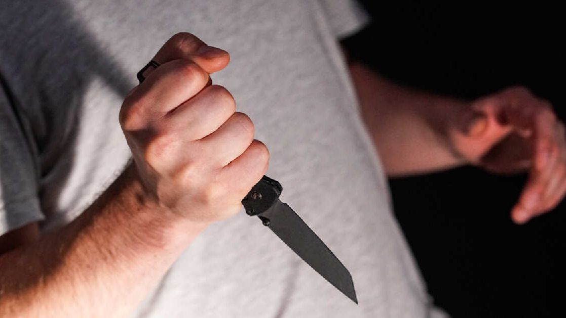 Мужчина с ножом зарезал женщину в Люберцах