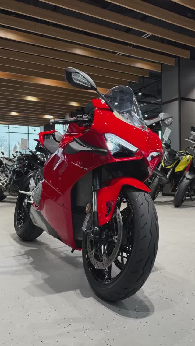 Ducati Panigale V4 (2021) VIN: ZDM1D00AAMB000580