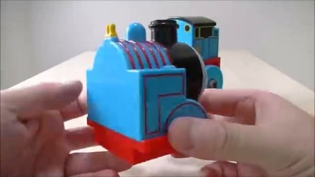 Паровозики Томас и его друзья для детей. Изучаем составные части собираем его. дети видеодлядетей