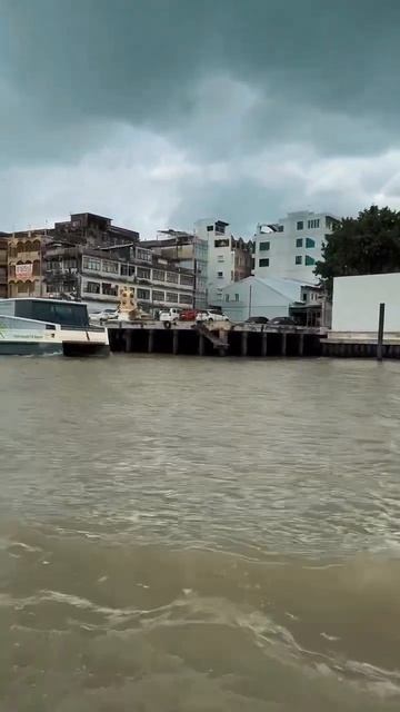 Речной трамвай в Бангкоке