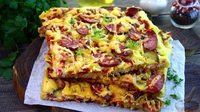 ЛЕНИВЫЙ ПИРОГ-ПИЦЦА С КОЛБАСОЙ И СЫРОМ