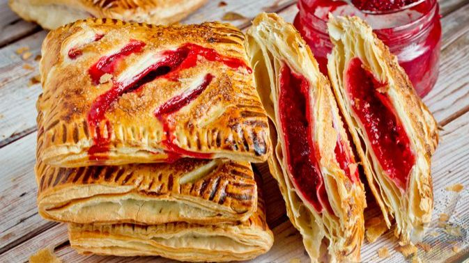 СЛОЁНЫЕ ПИРОЖКИ С МАЛИНОВЫМ ВАРЕНЬЕМ