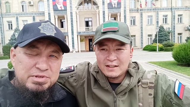 Якудза и Ольхон два конракта Спецназ Ахмат были вместе. на 3 конракта Ольхон погиб. 
При штурме поги