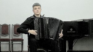 И. Штраус Вальс "Весенние голоса" обр. И. Яшкевича Играет Илья Корешков (баян) НГК Новосибирск