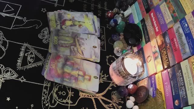 ❗ЧЕЛОВЕК ЖЕЛАЕТ БЫТЬ ВМЕСТЕ С ВАМИ😘 таро расклад