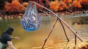 Ловлю много рыбы с помощью раскладного удилища / Рыбалка