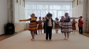 "Танцы народов нашей страны"