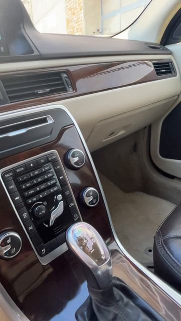 Volvo XC70 Универсал 2.4 D 4WD 2012г