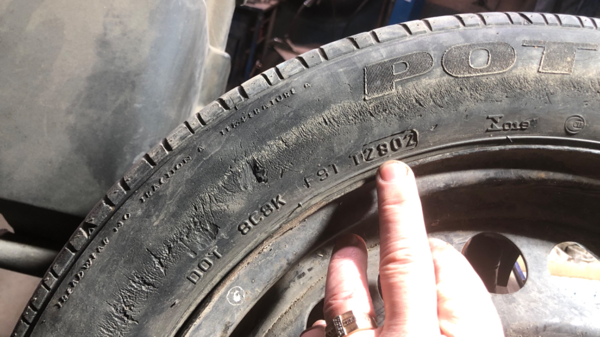Шина б/у Bridgestone Potenza RE040 205/55 R16 91W