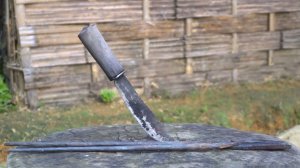 Забытое ремесло: Рабочий нож из куска ржавой рессоры своими руками.